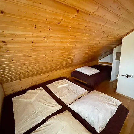 Cosy Country Home, * 伦达瓦