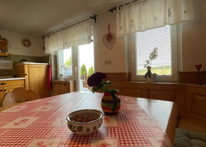 Cosy Country Home, レンダヴァ